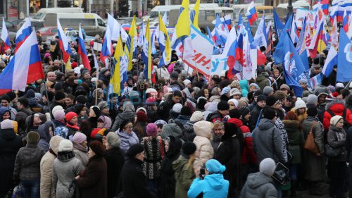 Около 10 тысяч челябинцев, поддержавших принятие Крыма в состав России, попали на фото Около 10 тысяч челябинцев, поддержавших принятие Крыма в состав России, попали на фото