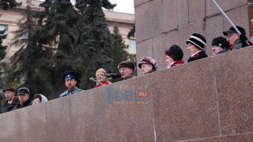 Около 10 тысяч челябинцев, поддержавших принятие Крыма в состав России, попали на фото Около 10 тысяч челябинцев, поддержавших принятие Крыма в состав России, попали на фото