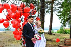 Они это сделали! В Озерске появилось Дерево любви. Фоторепортаж Они это сделали! В Озерске появилось Дерево любви. Фоторепортаж