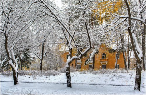 Первый снег в Озёрске. Фоторепортаж с улиц города от Валерия Ушакова Первый снег в Озёрске. Фоторепортаж с улиц города от Валерия Ушакова