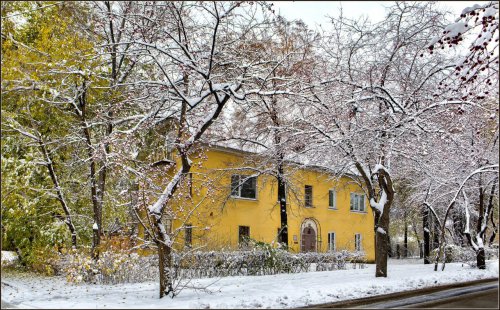 Первый снег в Озёрске. Фоторепортаж с улиц города от Валерия Ушакова Первый снег в Озёрске. Фоторепортаж с улиц города от Валерия Ушакова