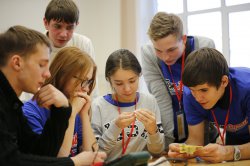 Школьник из Озерска Николай Титченко отличился в Екатеринбурге на проекте «Тест-драйв в Уральском федеральном» Школьник из Озерска Николай Титченко отличился в Екатеринбурге на проекте «Тест-драйв в Уральском федеральном»