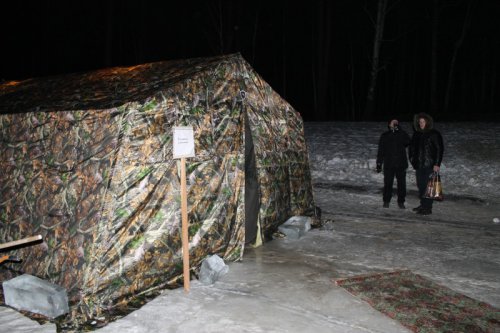 Православные озерчане не побоялись холодной воды Православные озерчане не побоялись холодной воды