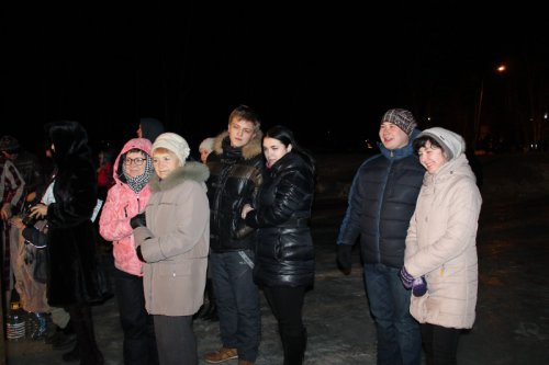 Православные озерчане не побоялись холодной воды Православные озерчане не побоялись холодной воды