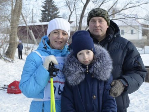 Почти 900 кыштымцев и гостей города в возрасте от 2 до 75 лет вышли на лыжню Почти 900 кыштымцев и гостей города в возрасте от 2 до 75 лет вышли на лыжню