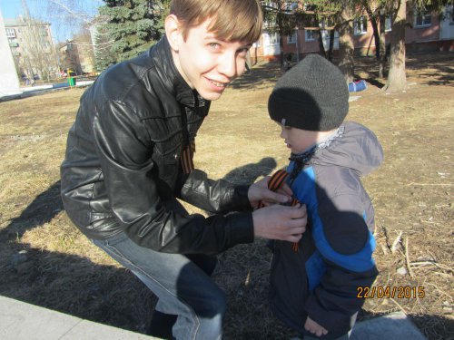В Озерске стартовала Всероссийская акция «Георгиевская ленточка» В Озерске стартовала Всероссийская акция «Георгиевская ленточка»