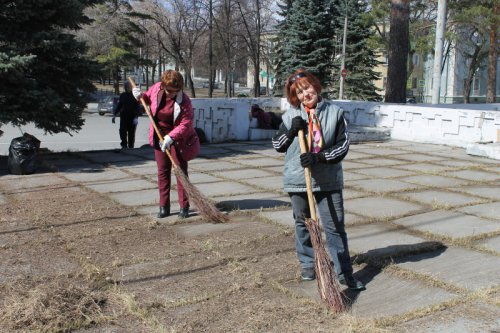 Общественная палата вышла на субботник Общественная палата вышла на субботник
