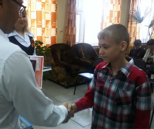 «Торжественно обещаю быть достойным гражданином России» «Торжественно обещаю быть достойным гражданином России»
