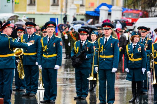 Парад Победы на главной площади Озёрска Парад Победы на главной площади Озёрска