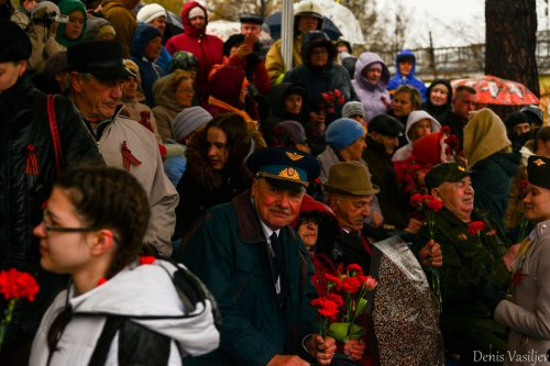 Парад Победы на главной площади Озёрска Парад Победы на главной площади Озёрска