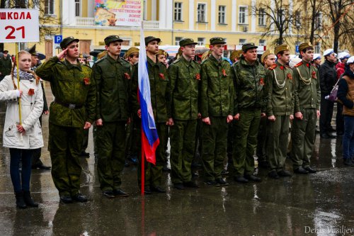Парад Победы на главной площади Озёрска Парад Победы на главной площади Озёрска
