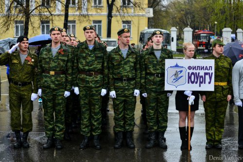 Парад Победы на главной площади Озёрска Парад Победы на главной площади Озёрска