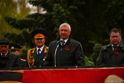 Парад Победы на главной площади Озёрска Парад Победы на главной площади Озёрска