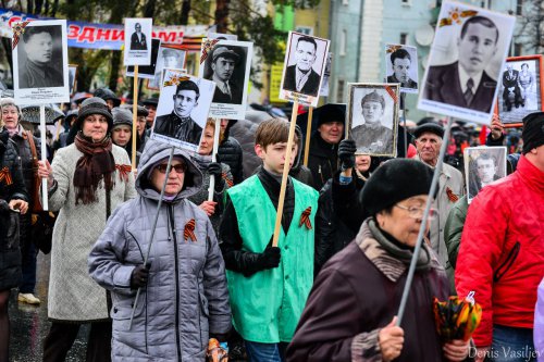 Парад Победы на главной площади Озёрска Парад Победы на главной площади Озёрска