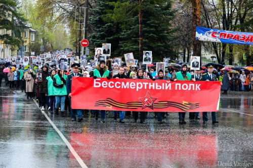 Парад Победы на главной площади Озёрска Парад Победы на главной площади Озёрска