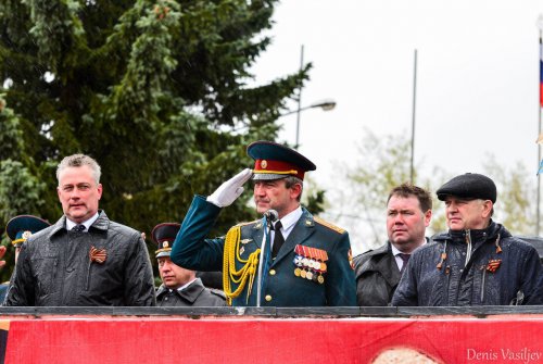 Парад Победы на главной площади Озёрска Парад Победы на главной площади Озёрска