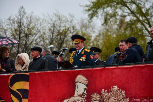 Парад Победы на главной площади Озёрска Парад Победы на главной площади Озёрска