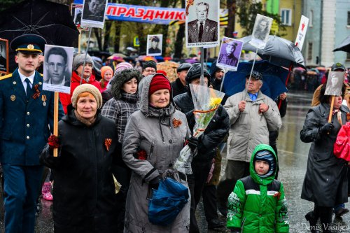 Парад Победы на главной площади Озёрска Парад Победы на главной площади Озёрска