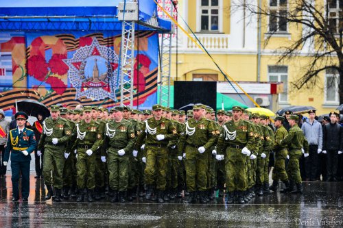 Парад Победы на главной площади Озёрска Парад Победы на главной площади Озёрска