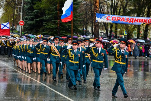 Парад Победы на главной площади Озёрска Парад Победы на главной площади Озёрска