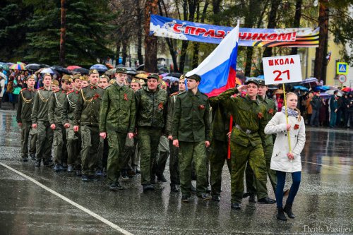 Парад Победы на главной площади Озёрска Парад Победы на главной площади Озёрска
