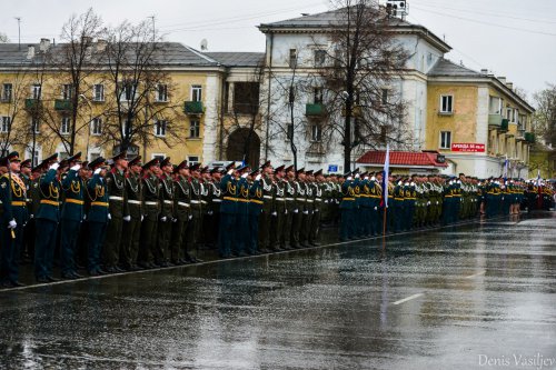 Парад Победы на главной площади Озёрска Парад Победы на главной площади Озёрска