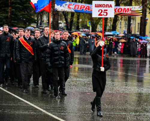Парад Победы на главной площади Озёрска Парад Победы на главной площади Озёрска
