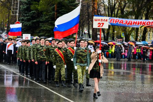 Парад Победы на главной площади Озёрска Парад Победы на главной площади Озёрска