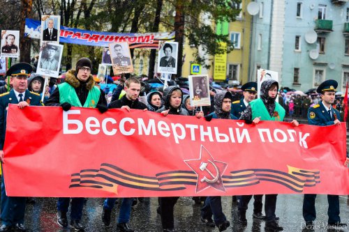 Парад Победы на главной площади Озёрска Парад Победы на главной площади Озёрска