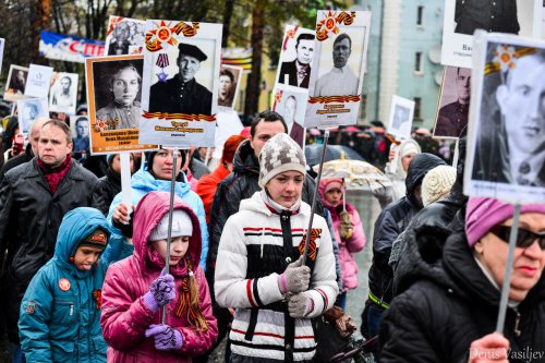 Парад Победы на главной площади Озёрска Парад Победы на главной площади Озёрска