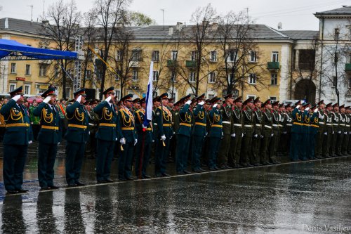 Парад Победы на главной площади Озёрска Парад Победы на главной площади Озёрска