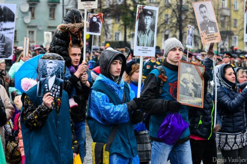 Парад Победы на главной площади Озёрска Парад Победы на главной площади Озёрска