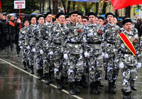 Парад Победы на главной площади Озёрска Парад Победы на главной площади Озёрска