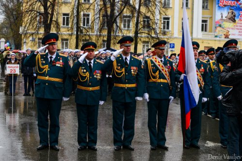 Парад Победы на главной площади Озёрска Парад Победы на главной площади Озёрска