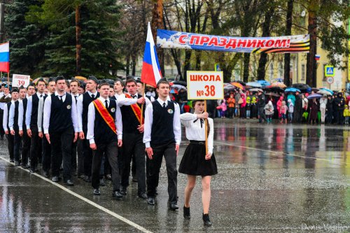 Парад Победы на главной площади Озёрска Парад Победы на главной площади Озёрска