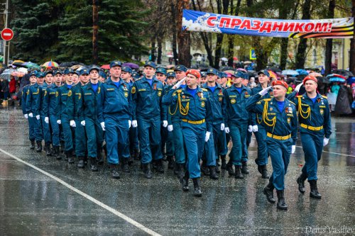 Парад Победы на главной площади Озёрска Парад Победы на главной площади Озёрска