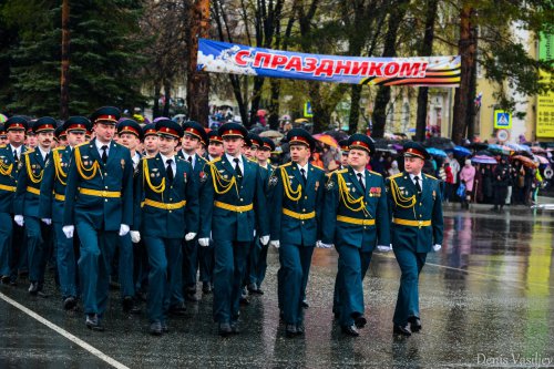 Парад Победы на главной площади Озёрска Парад Победы на главной площади Озёрска