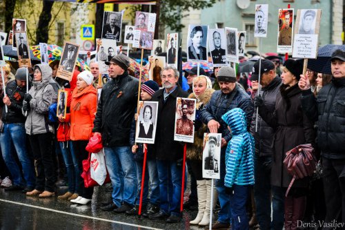 Парад Победы на главной площади Озёрска Парад Победы на главной площади Озёрска