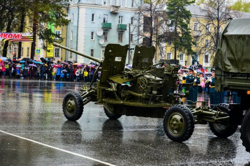 Парад Победы на главной площади Озёрска Парад Победы на главной площади Озёрска