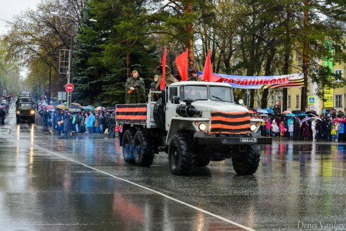 Парад Победы на главной площади Озёрска Парад Победы на главной площади Озёрска