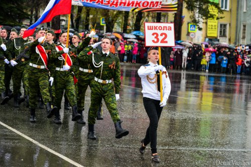 Парад Победы на главной площади Озёрска Парад Победы на главной площади Озёрска