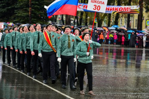 Парад Победы на главной площади Озёрска Парад Победы на главной площади Озёрска