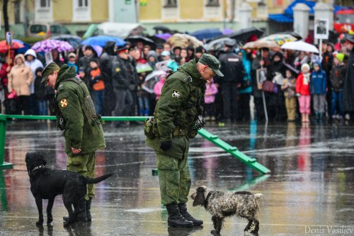 Парад Победы на главной площади Озёрска Парад Победы на главной площади Озёрска