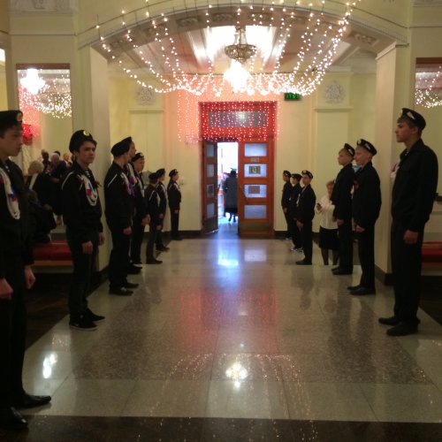 Волонтёры раздали георгиевские ленточки ветеранам Волонтёры раздали георгиевские ленточки ветеранам