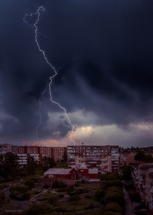 Необычное свечение в небе наблюдали жители Челябинской области Необычное свечение в небе наблюдали жители Челябинской области