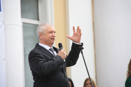 Двадцать пять лет спустя Двадцать пять лет спустя