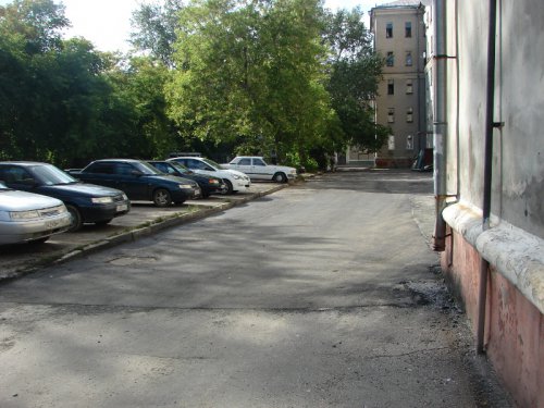 В Озёрске начали «латать» дворовые проезды В Озёрске начали «латать» дворовые проезды