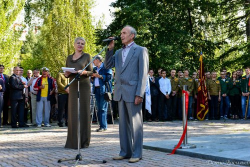 В Озёрске открыли памятник строителям В Озёрске открыли памятник строителям