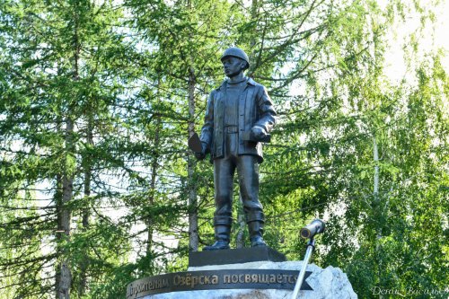 В Озёрске открыли памятник строителям В Озёрске открыли памятник строителям