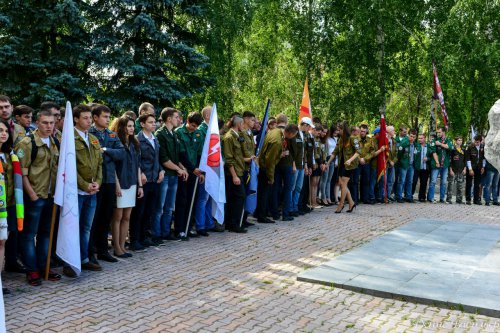 В Озёрске открыли памятник строителям В Озёрске открыли памятник строителям